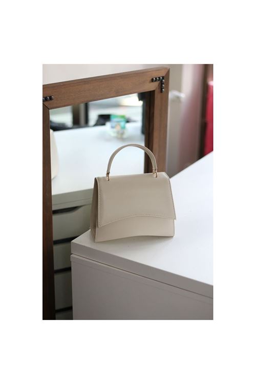 Kadın Krem Geniş Kapak Detaylı Omuz Çantası