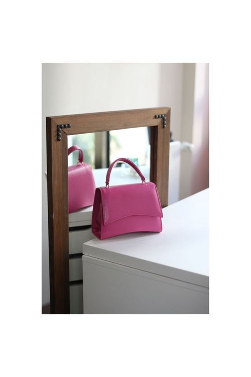 Kadın Fuşya Geniş Kapak Detaylı Omuz Çantası
