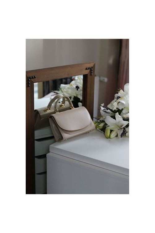 Kadın Nude Oval Kapak Detaylı Askılı Omuz Çantası