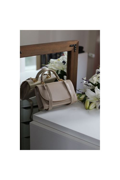 Kadın Nude Oval Kapak Detaylı Askılı Omuz Çantası