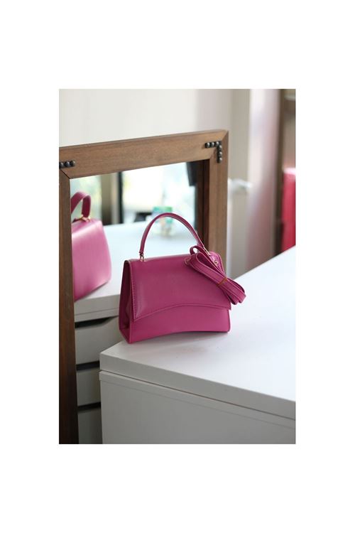 Kadın Fuşya Geniş Kapak Detaylı Omuz Çantası