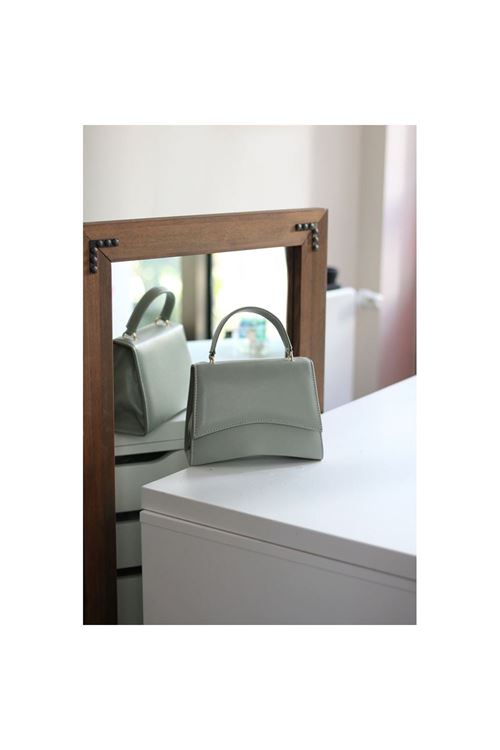 Kadın Mint Yeşili Geniş Kapak Detaylı Omuz Çantası