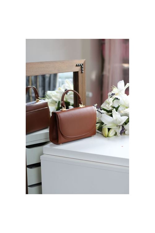 Kadın Taba Oval Kapak Detaylı Askılı Omuz Çantası