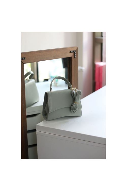 Kadın Mint Yeşili Geniş Kapak Detaylı Omuz Çantası