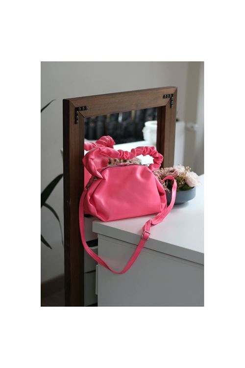 Kadın Şeker Pembesi Büzgü Saplı Yumuşak Askılı Omuz Çantası