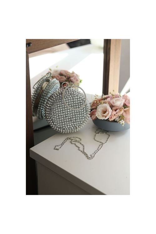 Kadın Gümüş Yuvarlak Sivri Uçlu Metal Abiye Çanta