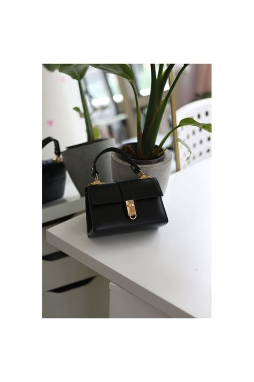 Kadın Siyah Toka Detaylı Zincirli El Omuz Çantası