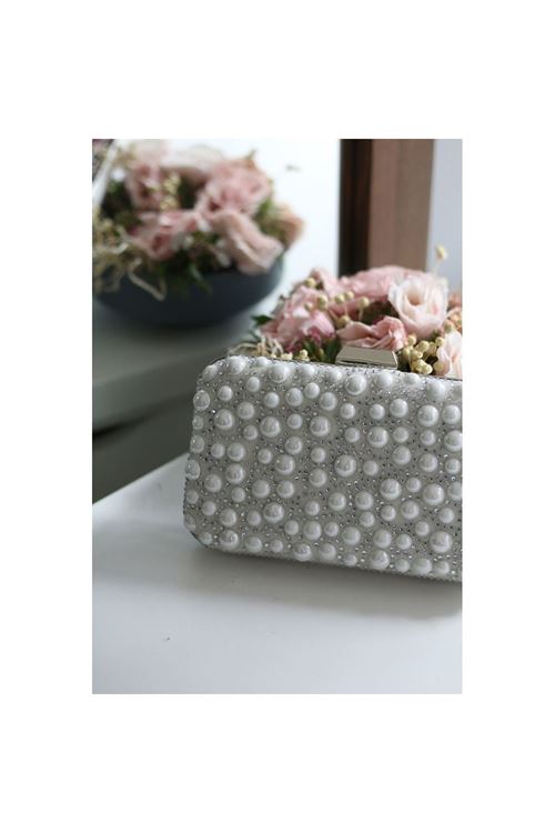 Kadın Büyük Yuvarlak İnci ve Taş Detaylı Abiye