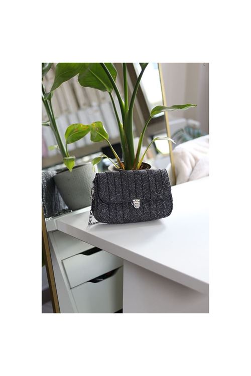 Kadın Silver El Yapımı Üçgen Klipsli Omuz Çantası