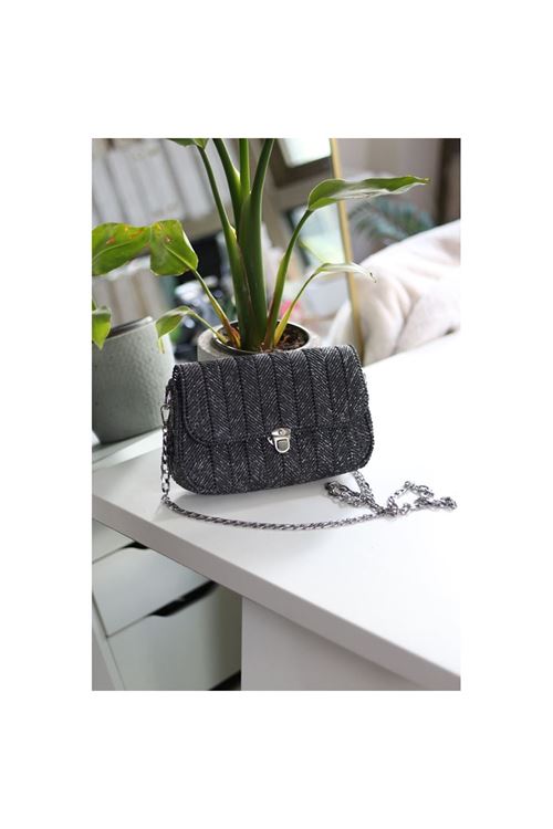 Kadın Silver El Yapımı Üçgen Klipsli Omuz Çantası