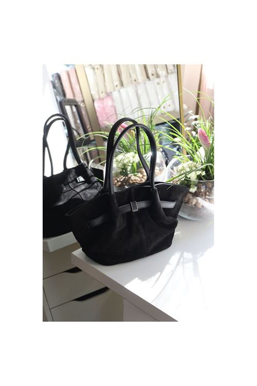 Kadın Siyah Süet Gold Toka Detaylı Orta Boy Omuz Çantası