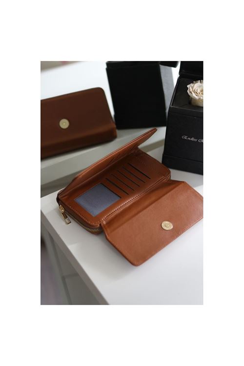 Kadın Taba Klişe Detaylı Büyük Boy Kartlıklı Cüzdan