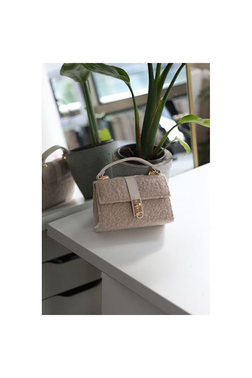 Kadın Krem Peluş Toka Detaylı Zincirli El Omuz Çantası