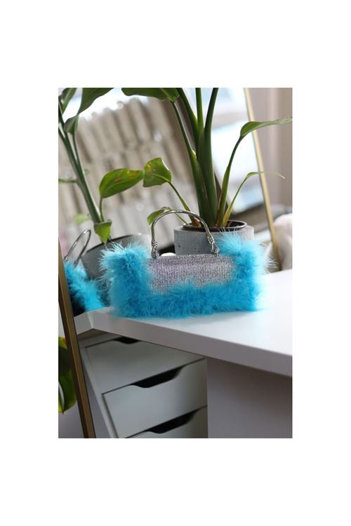 Kadın Mavi Tüylü Özel Tasarım Metal Tutma Saplı Gece Çantası