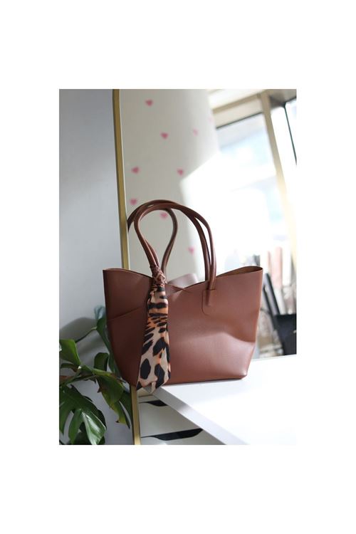 Taba Leopar Fular Detaylı Büyük Boy Omuz Çantası