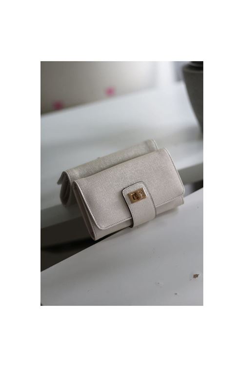 Kadın Krem Gold Aksesuar Detaylı Cüzdan