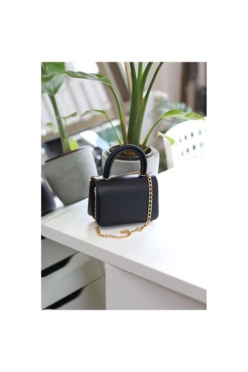 Siyah Tutma Saplı Zincir Detaylı El Omuz Çantası