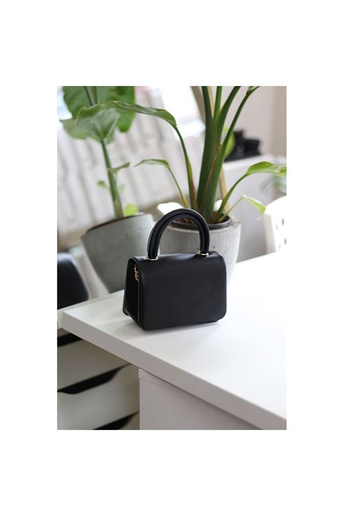 Siyah Tutma Saplı Zincir Detaylı El Omuz Çantası