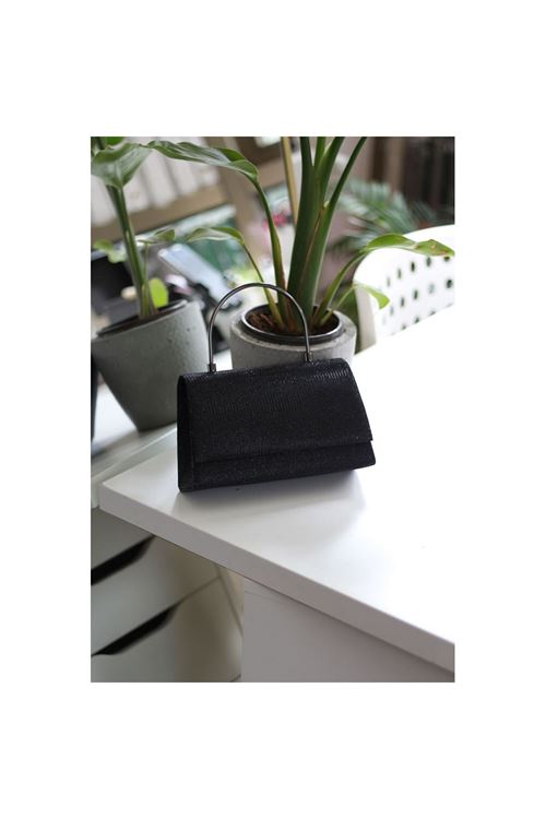 Kadın Siyah Metal Tutma Saplı Kapaklı Abiye Çanta