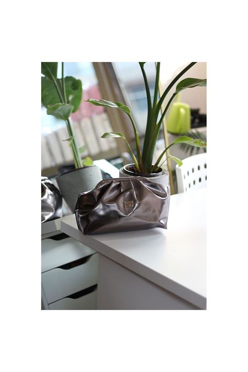 Kadın Platin Aksesuarlı Bohça Form Omuz Çantası