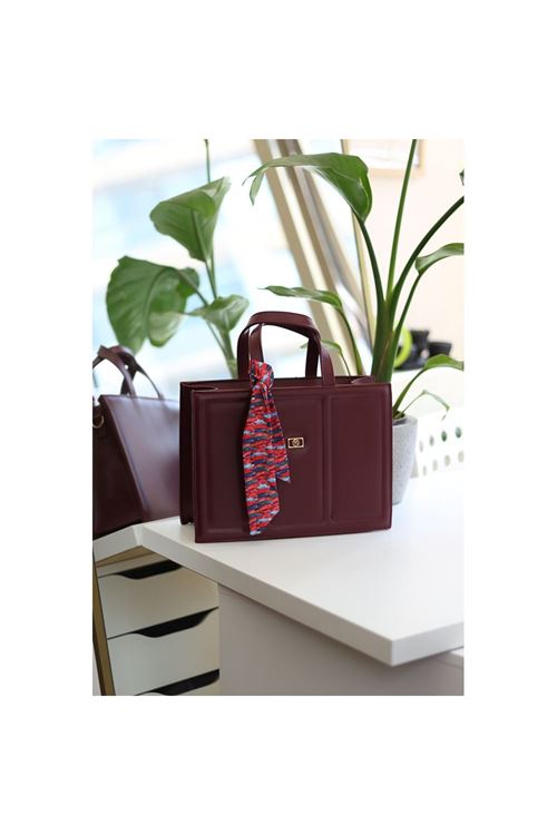 Kadın Bordo Yumuşak Deri Büyük Boy Fular Detaylı Omuz Çantası