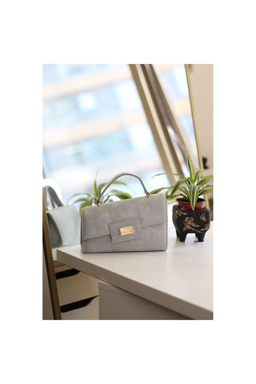 Kadın Gri Yamuk Form Gold Toka Detaylı Omuz Çantası