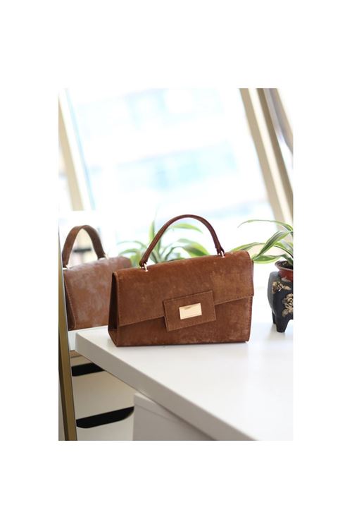 Kadın Taba Yamuk Form Gold Toka Detaylı Omuz Çantası