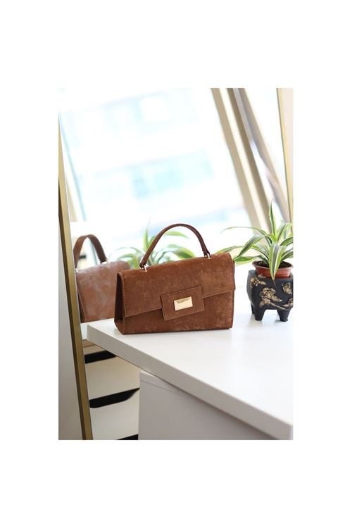 Kadın Taba Yamuk Form Gold Toka Detaylı Omuz Çantası