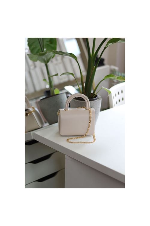 Krem Tutma Saplı Zincir Detaylı El Omuz Çantası