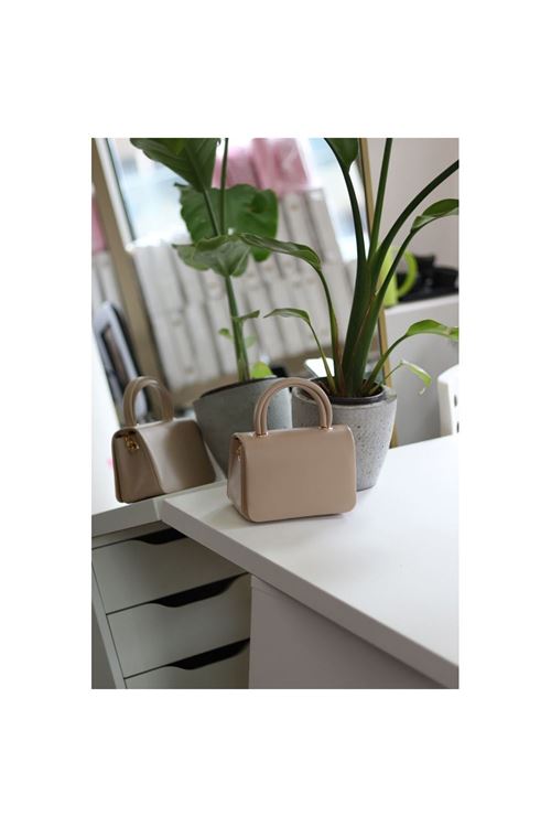 Nude Tutma Saplı Zincir Detaylı El Omuz Çantası