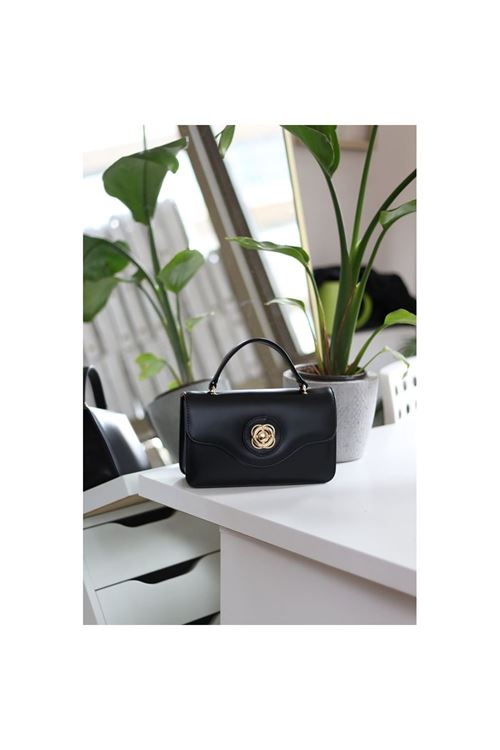 Kadın Siyah Gold Oval Toka Detaylı Yumuşak Deri El Omuz Çantası