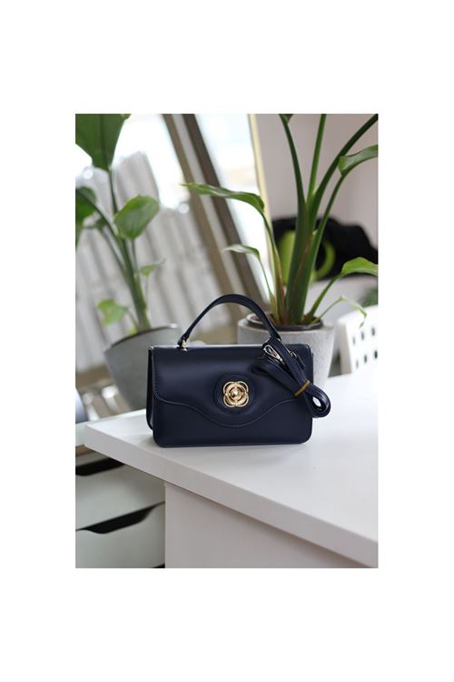 Kadın Lacivert Gold Oval Toka Detaylı Yumuşak Deri El Omuz Çantası