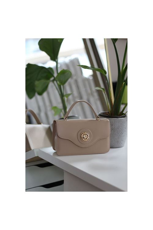 Kadın Nude Gold Oval Toka Detaylı Yumuşak Deri El Omuz Çantası