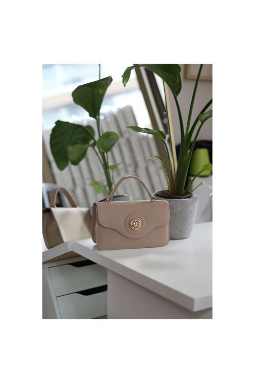 Kadın Nude Gold Oval Toka Detaylı Yumuşak Deri El Omuz Çantası