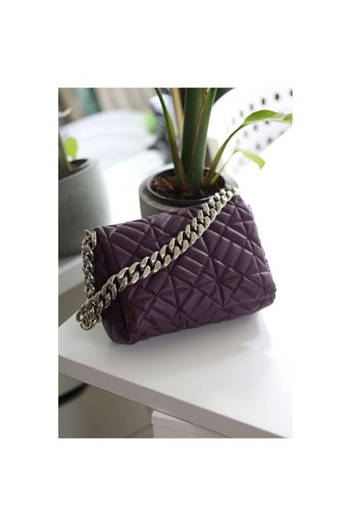 Kadın Mor Kapitone Desenli Silver Zincir Aksesuar Detaylı Omuz Çantası