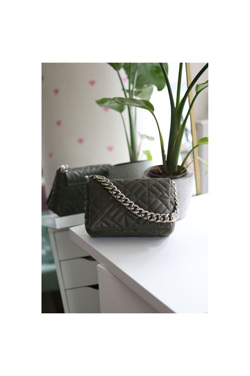 Kadın Haki Kapitone Desenli Silver Zincir Aksesuar Detaylı Omuz Çantası