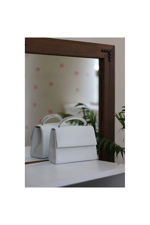 Kadın Beyaz Taş Tutma Detaylı Abiye Omuz Çantası