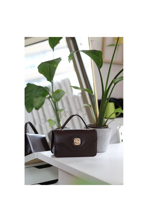 Kadın Acı Kahve Gold Oval Toka Detaylı Yumuşak Deri El Omuz Çantası