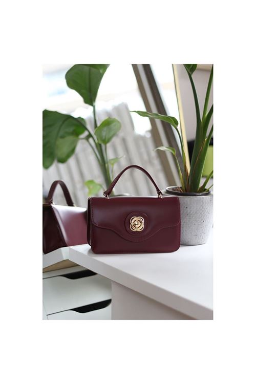 Kadın Bordo Gold Oval Toka Detaylı Yumuşak Deri El Omuz Çantası
