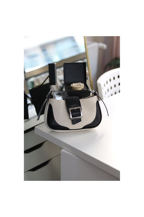 Kadın Siyah Keten Silver Toka Detaylı Askılı Omuz Çantası