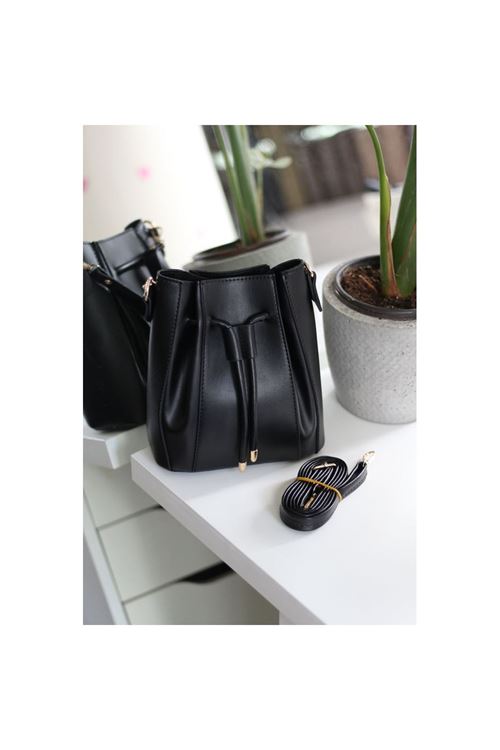 Kadın Lacivert Ağzı Büzgü Detaylı Askılı El Omuz Çantası