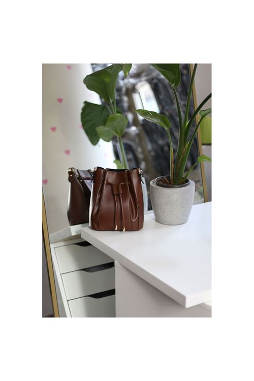 Kadın Taba Ağzı Büzgü Detaylı Askılı El Omuz Çantası