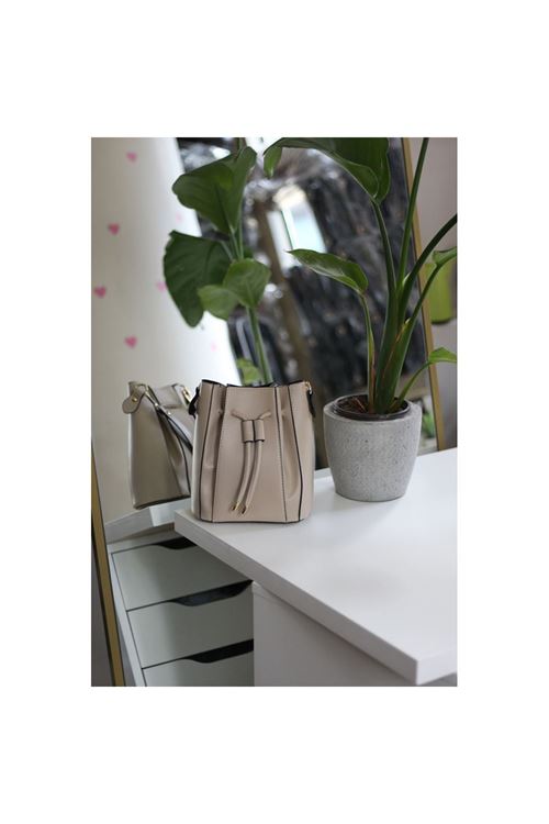 Kadın Krem Ağzı Büzgü Detaylı Askılı El Omuz Çantası