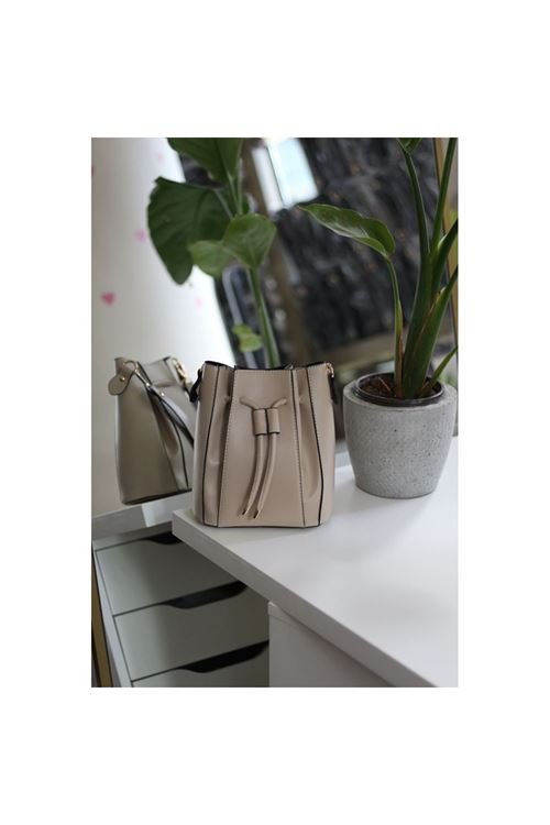 Kadın Krem Ağzı Büzgü Detaylı Askılı El Omuz Çantası