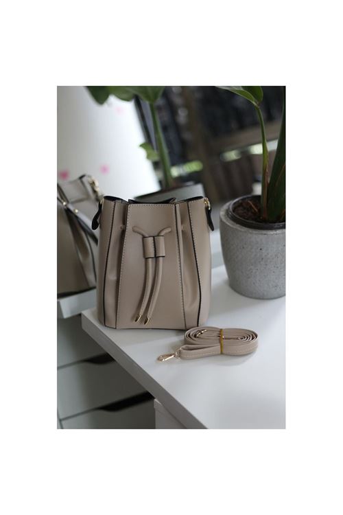 Kadın Krem Ağzı Büzgü Detaylı Askılı El Omuz Çantası