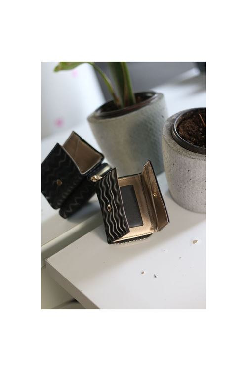 Siyah Dalga Desenli Fermuar Ve Kartlık Detaylı Mini Cüzdan