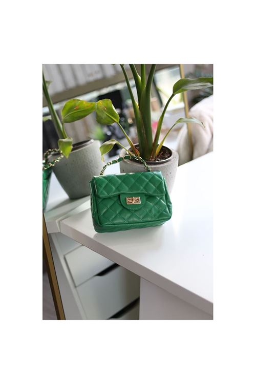 Kadın Yeşil Zincirli Kaptone Çanta