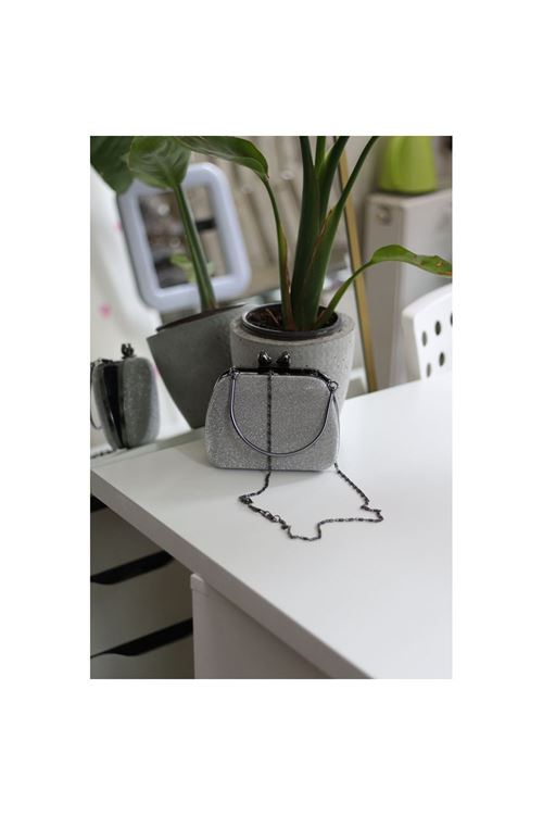 Kadın Platin Simli Metal Tutma Kulplu Kalp Klips Abiye El Çantası