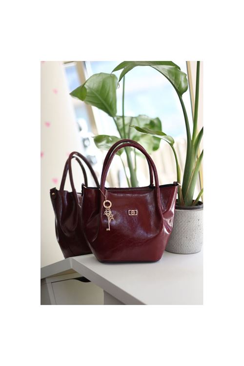 Bordo Parlak Deri Gold Aksesuar Maskotlu Omuz Çantası