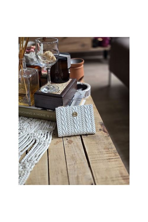 Beyaz Dokuma Desen Kare Kartlık Detaylı Cüzdan